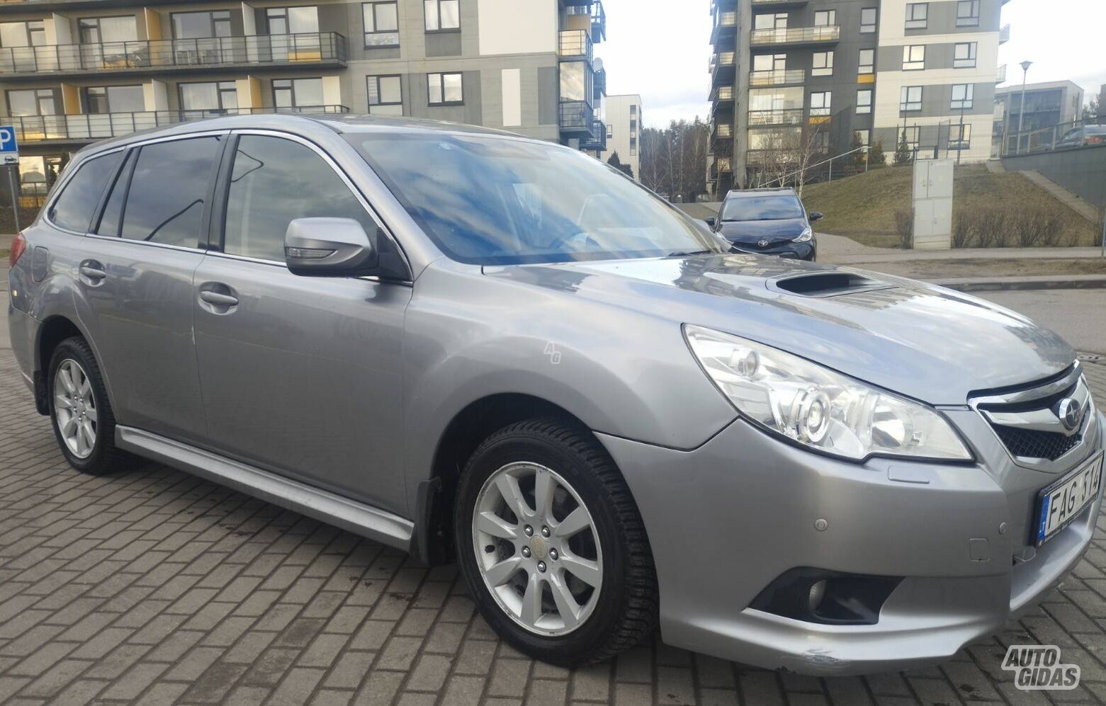 Subaru Legacy 2010 y Wagon