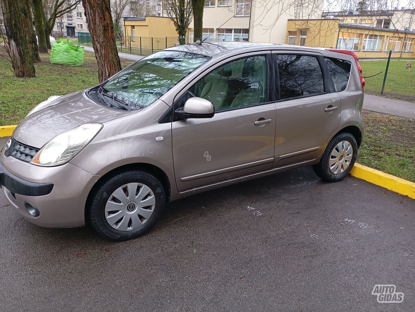 Nissan Note 2006 y Van