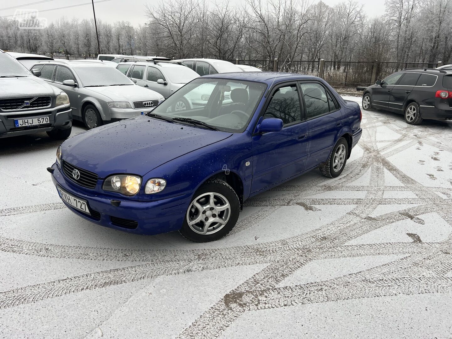 Toyota Corolla 2001 г Седан