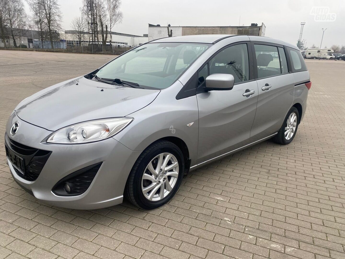 Mazda 5 2012 y Van