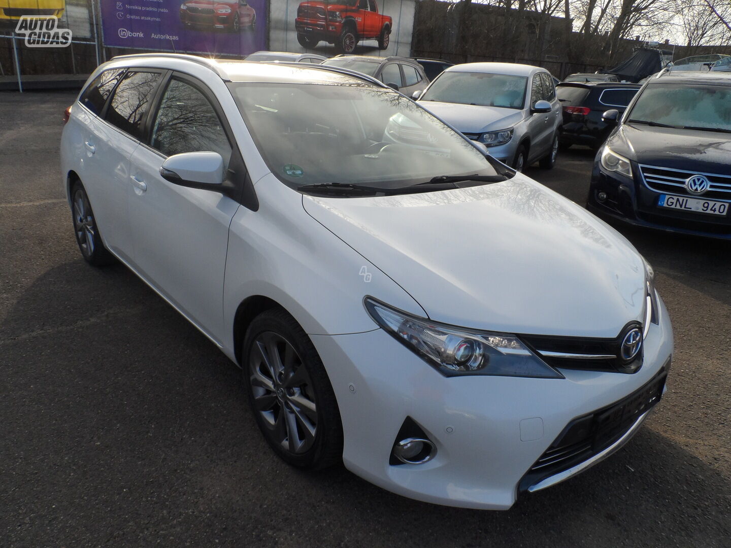 Toyota Auris 2014 г Универсал