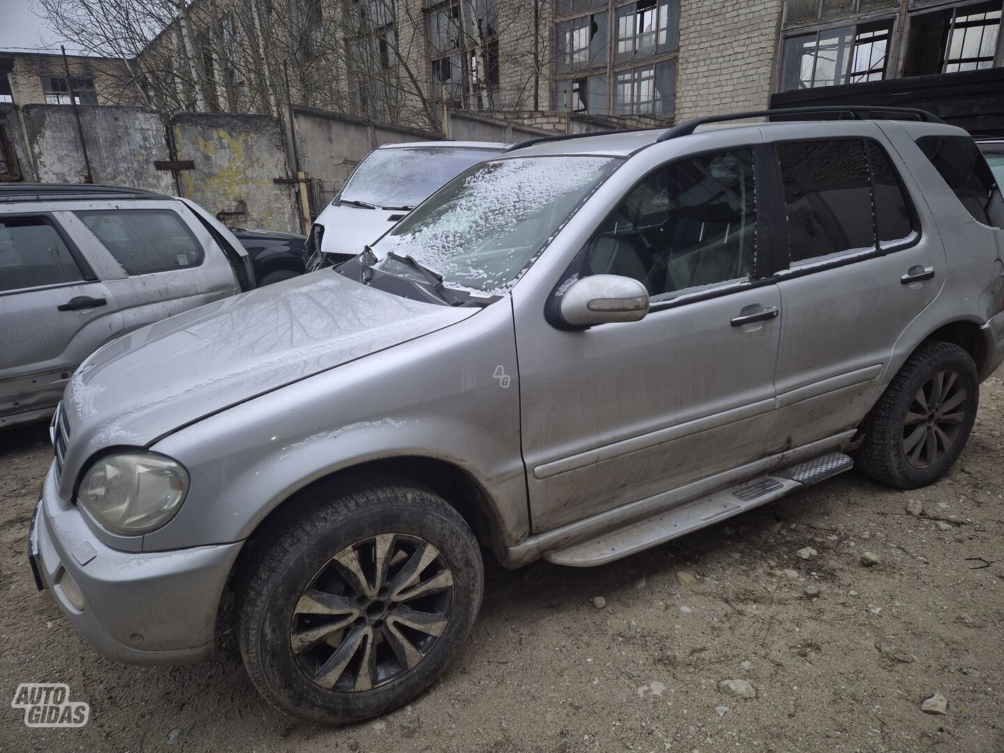 Mercedes-Benz ML 400 2002 г Внедорожник / Кроссовер