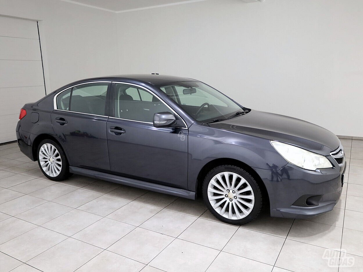 Subaru Legacy 2010 y Sedan