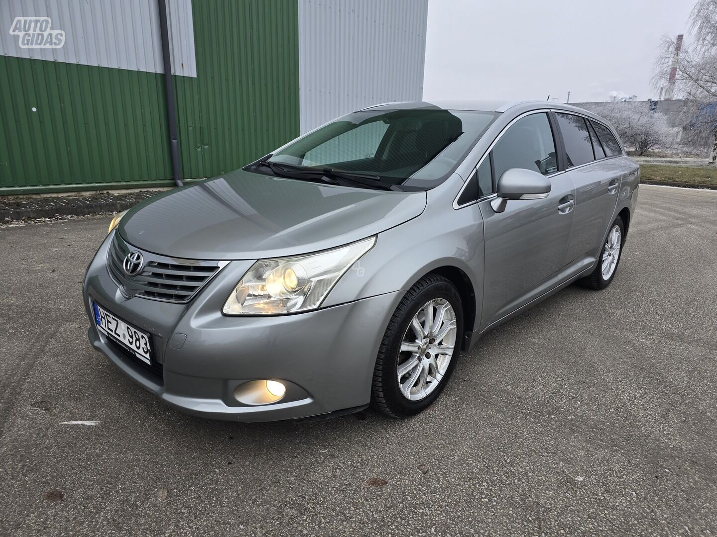 Toyota Avensis 2010 y Wagon