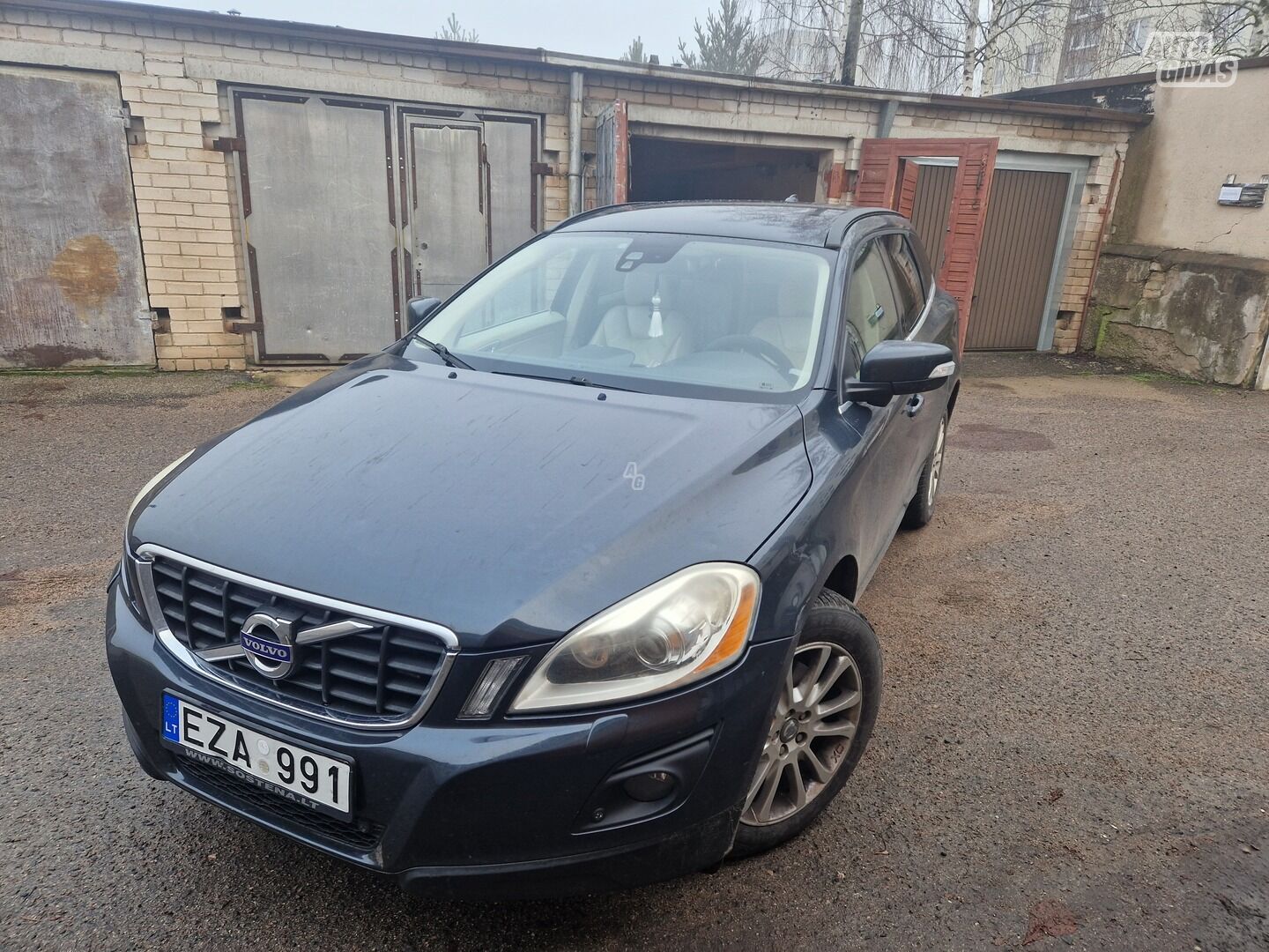 Volvo XC60 2009 y Off-road / Crossover