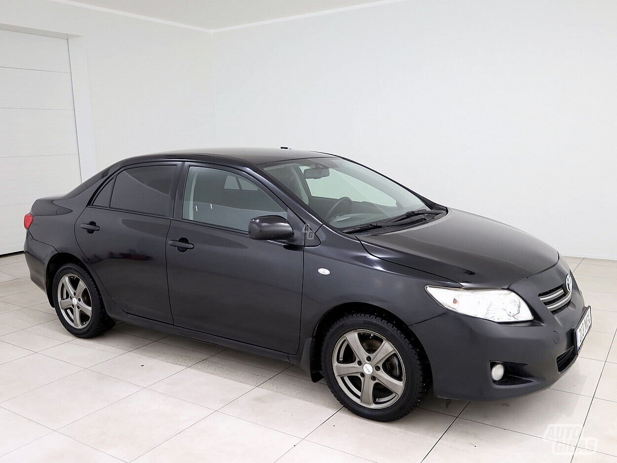 Toyota Corolla 2007 г Седан