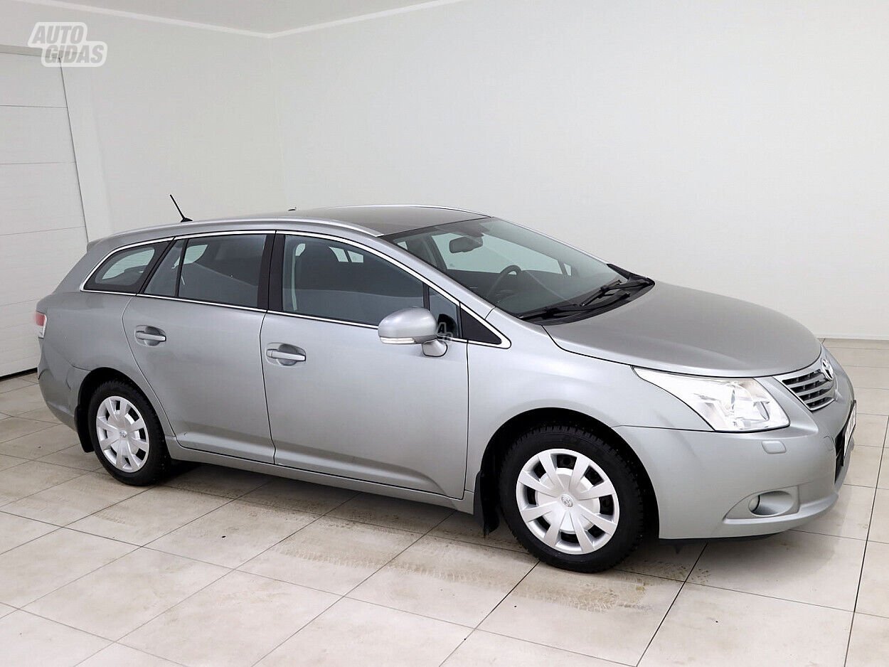 Toyota Avensis 2010 y Wagon