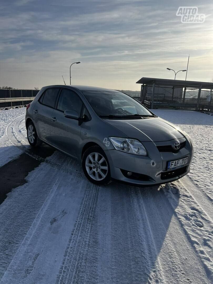 Toyota Auris 2009 y Hatchback