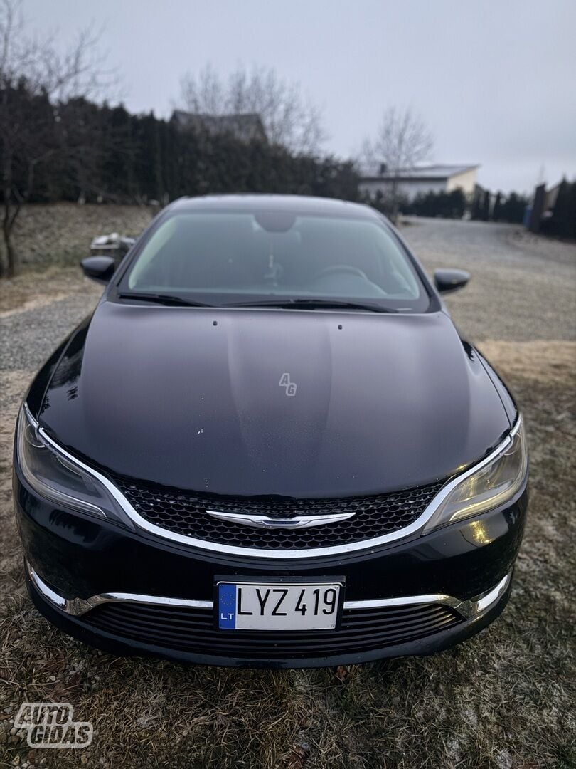 Chrysler 200 2015 y Sedan