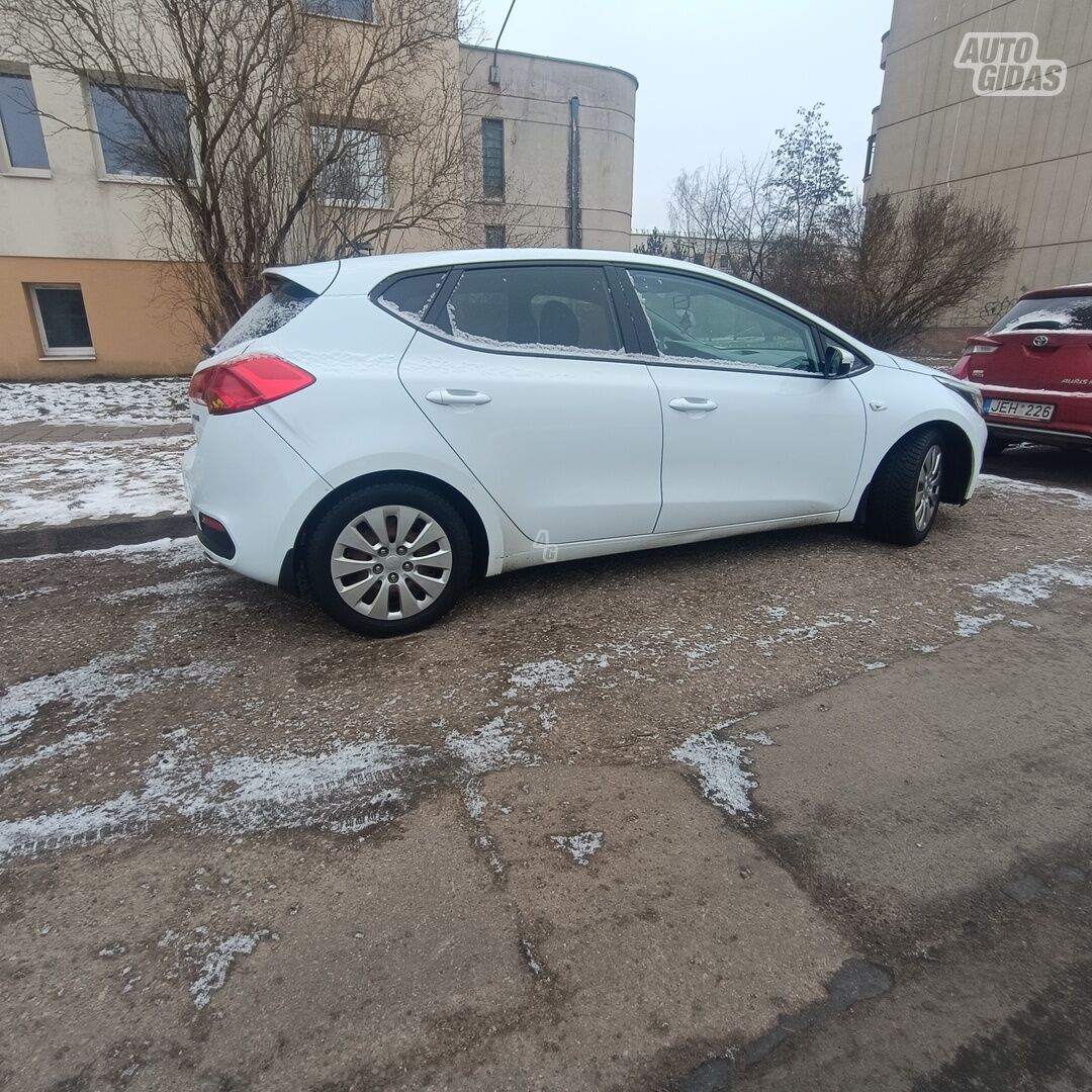 Kia Cee'd 2014 г Хэтчбек