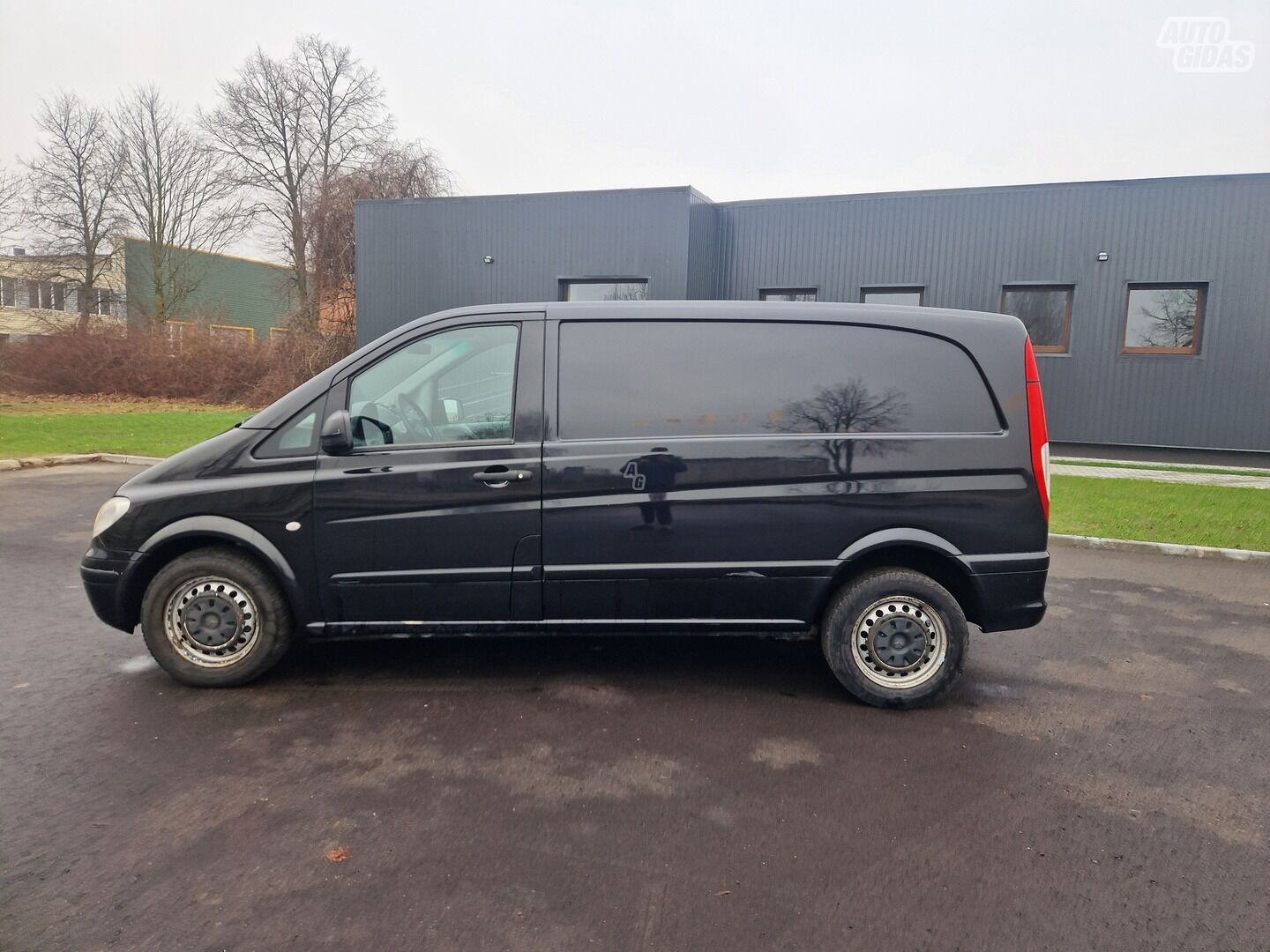 Mercedes-Benz Vito 2010 y Commercial auto (with box)