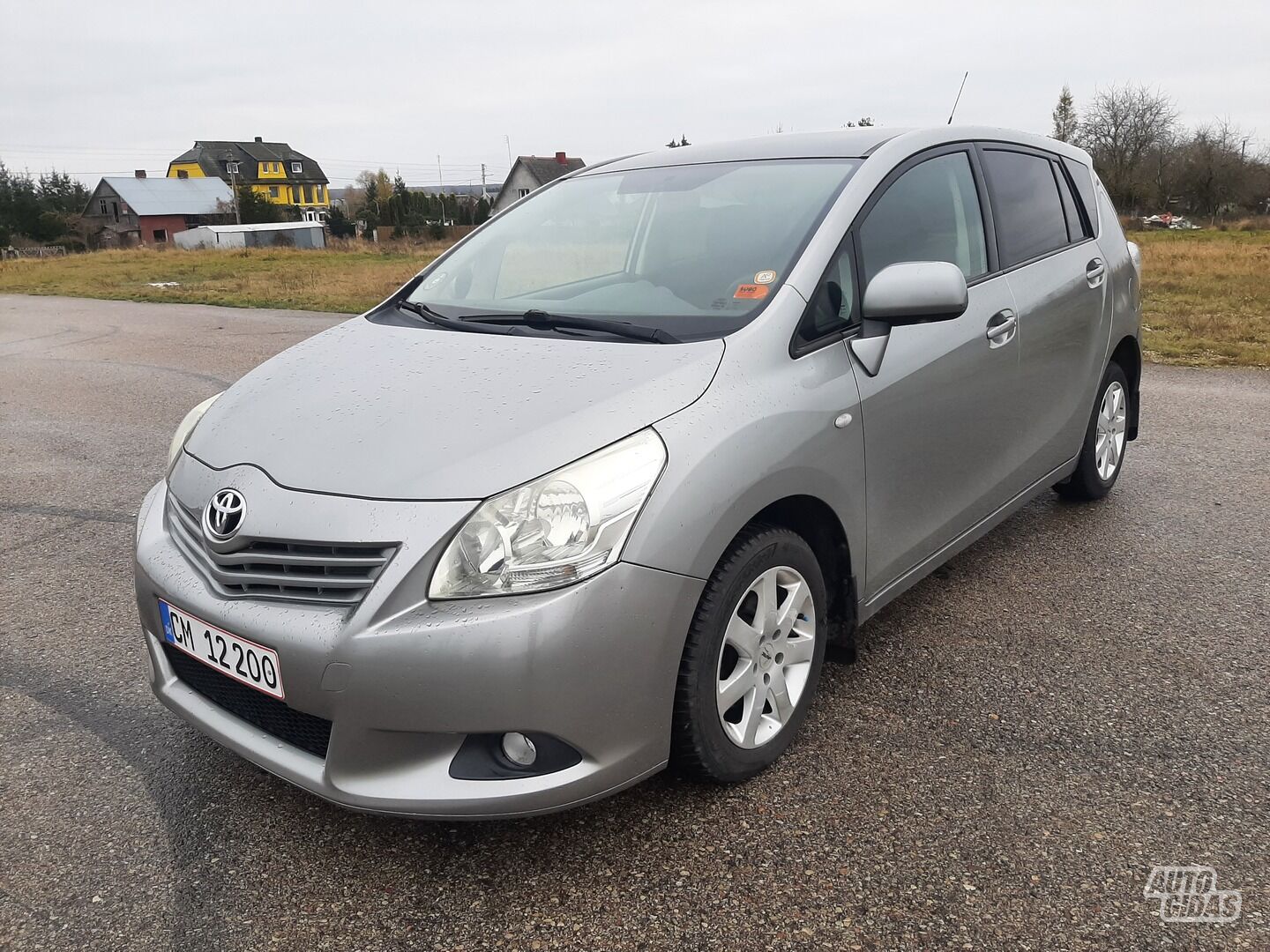 Toyota Verso 2011 г Минивэн