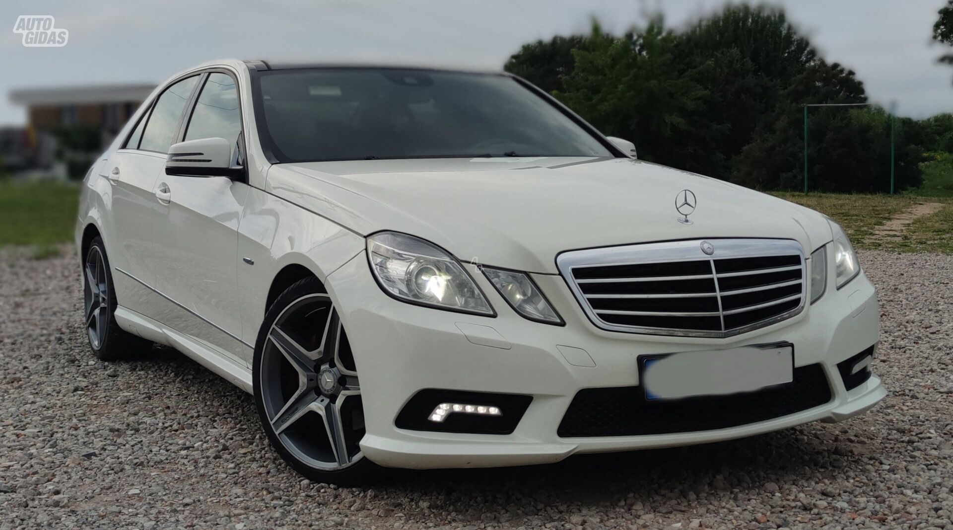 Mercedes-Benz E 350 2011 y Sedan