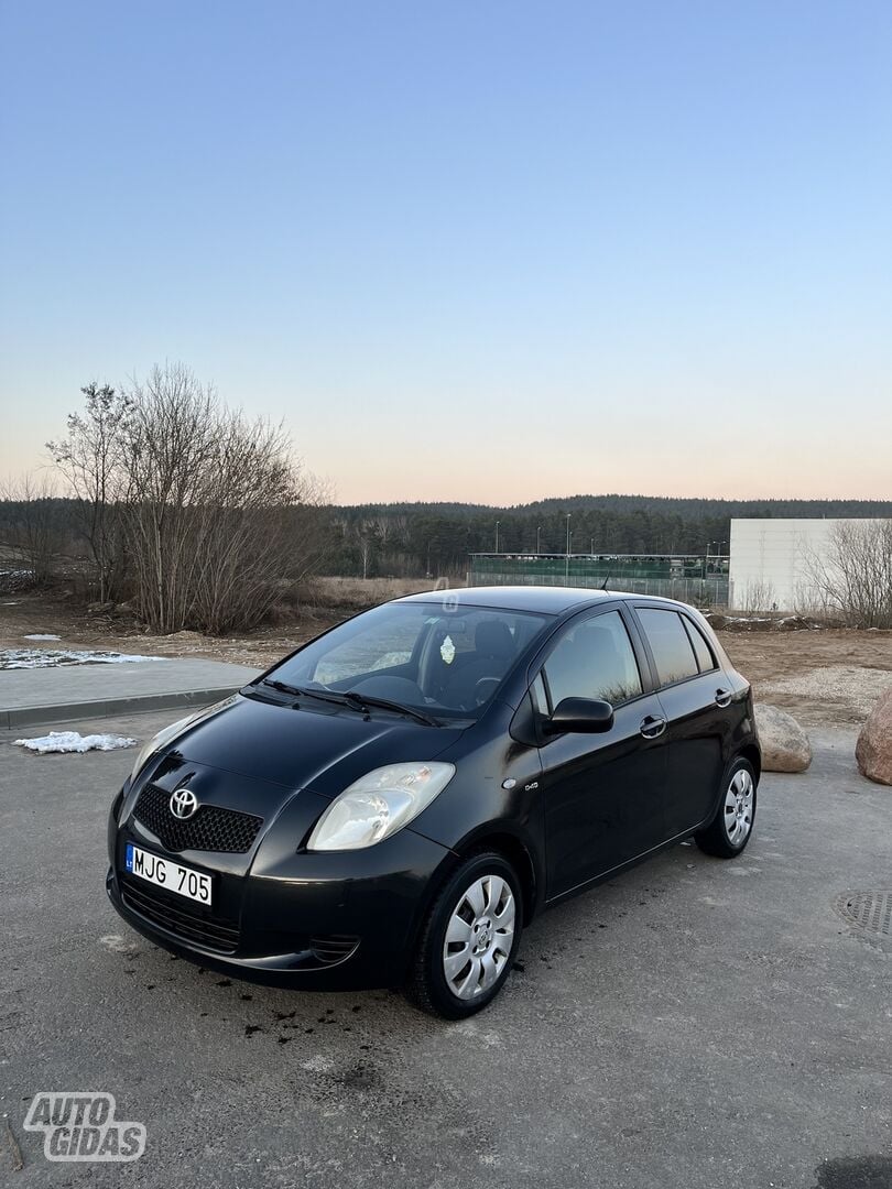 Toyota Yaris 2006 г Хэтчбек