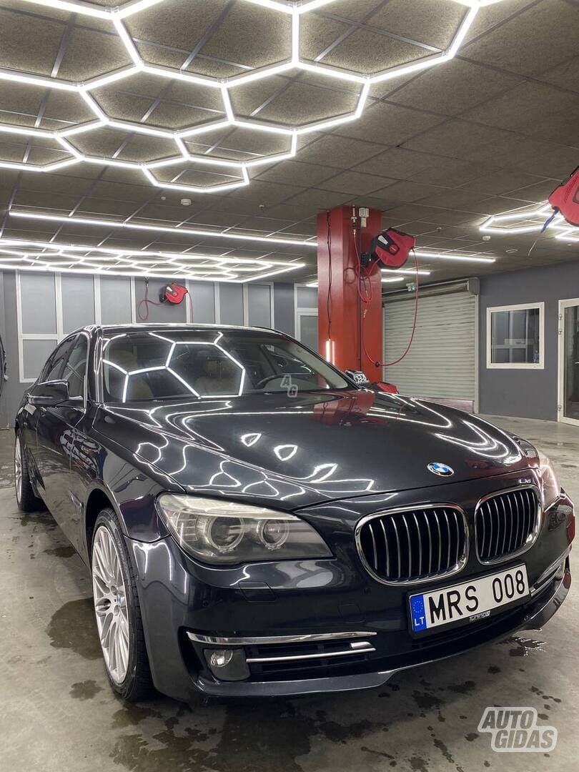 Bmw 740 2013 m Sedanas