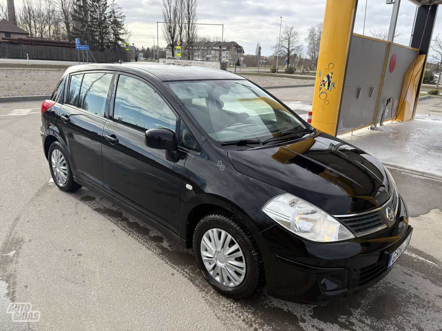 Nissan Tiida 2008 г Хэтчбек