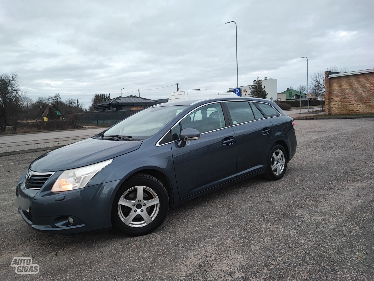 Toyota Avensis D-4D 2011 г