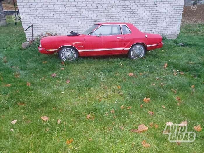 Ford Mustang 1974 m dalys