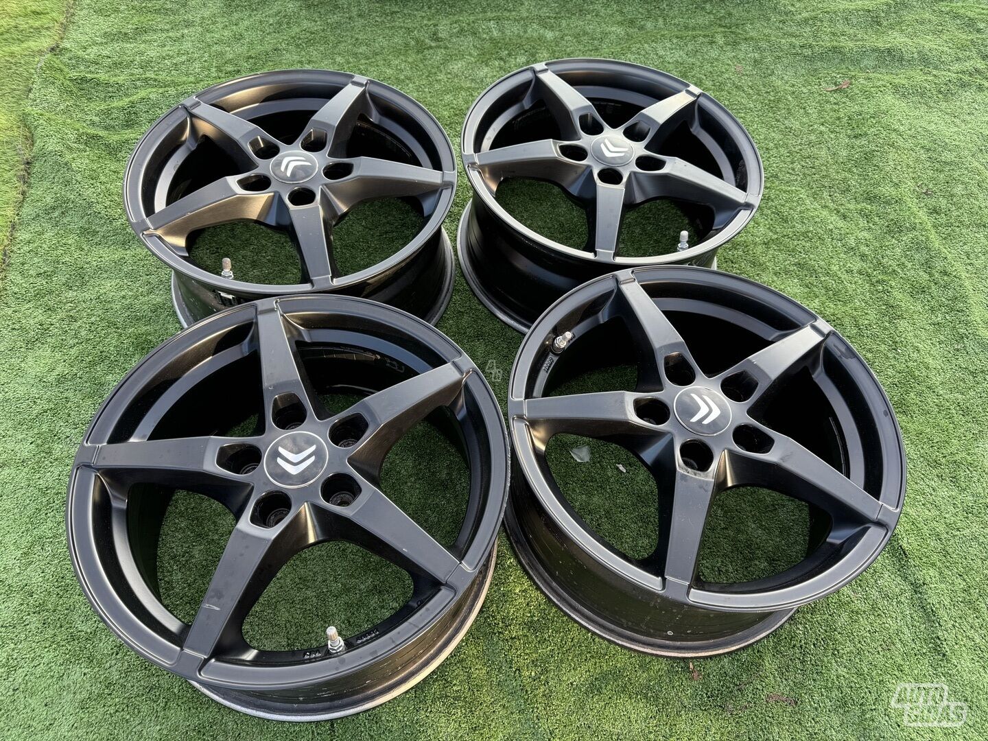 Citroen SIunciam, 7J ET40 light alloy R16 rims