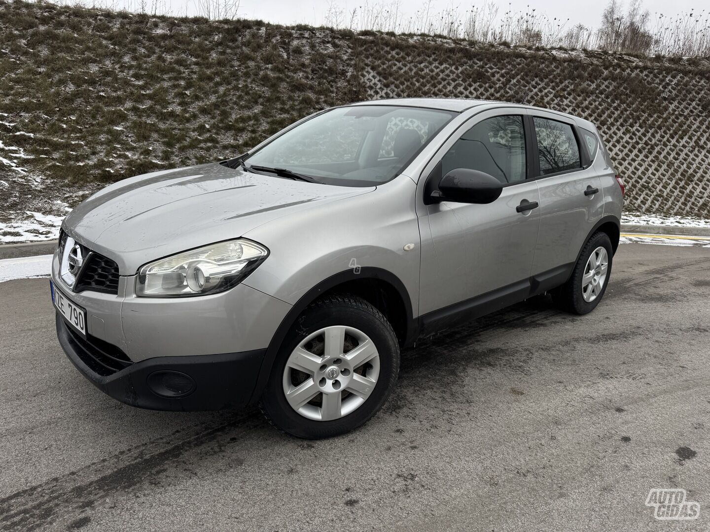 Nissan Qashqai 2010 y Off-road / Crossover