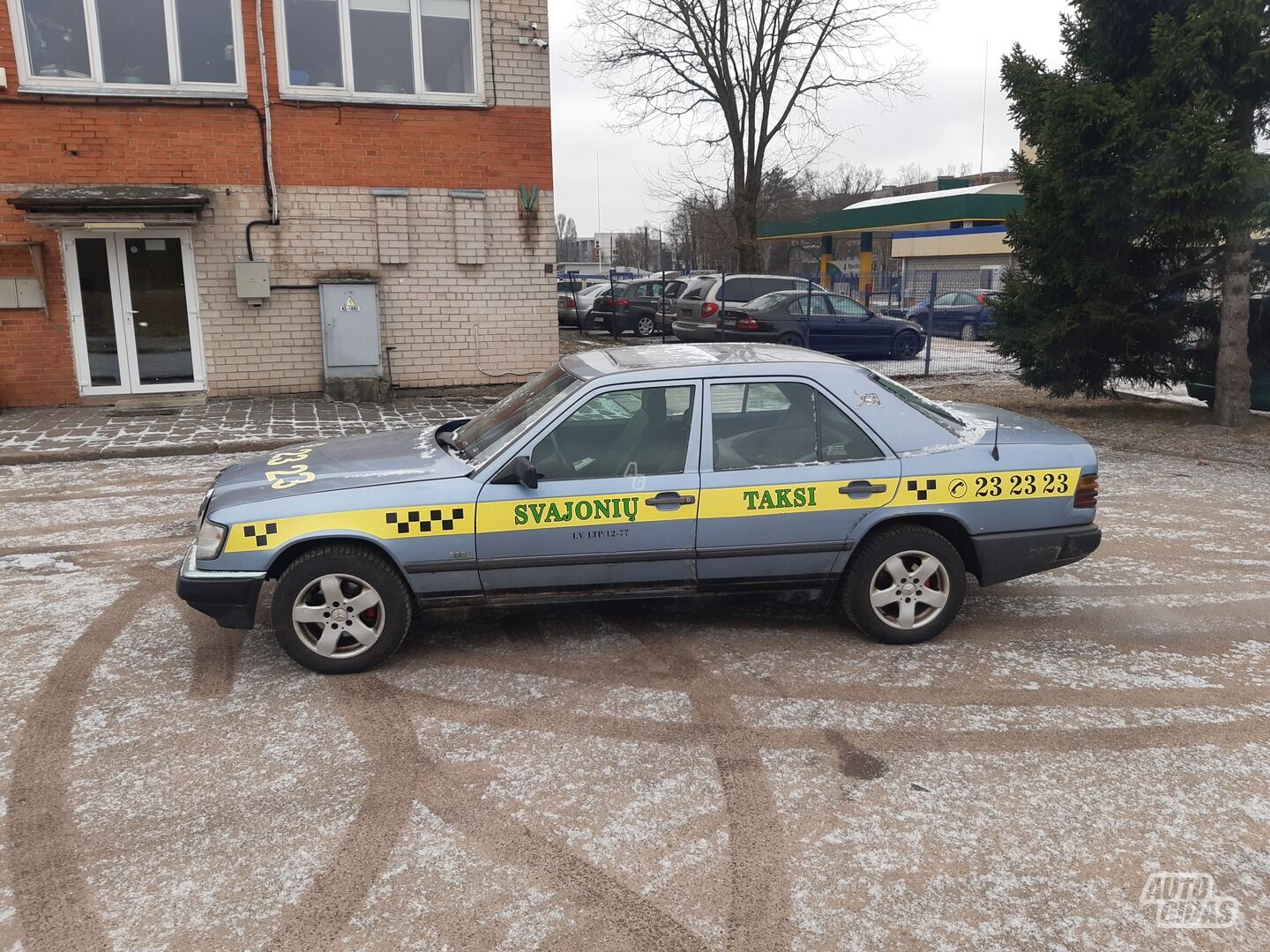 Mercedes-Benz 200 1988 y Sedan