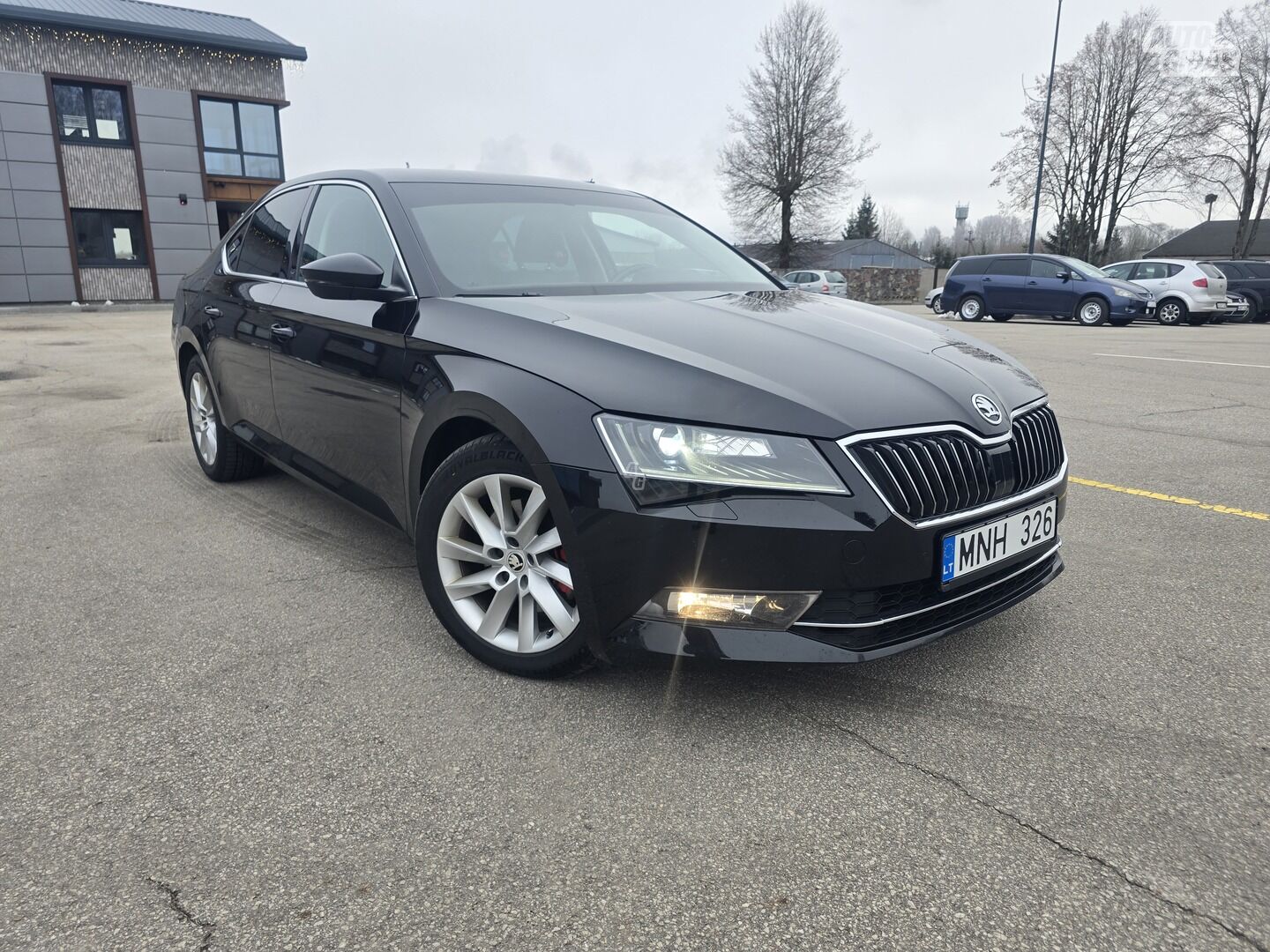 Skoda Superb 2019 y Hatchback