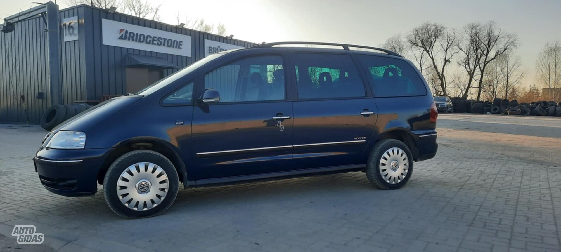 Volkswagen Sharan 2009 y Van