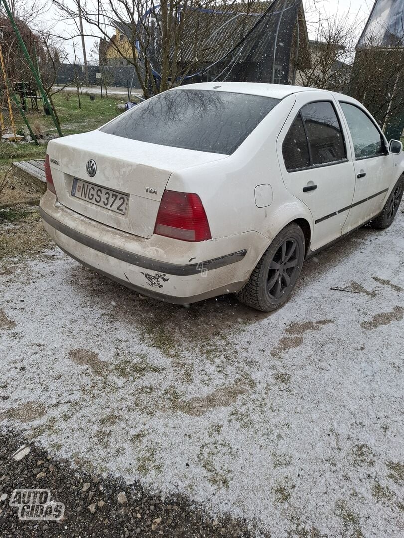 Volkswagen Bora 2004 y Sedan