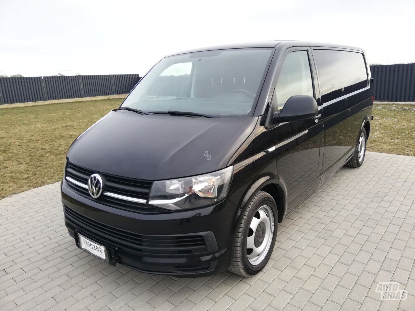 Volkswagen 2015 m Komercinis auto(su būda)