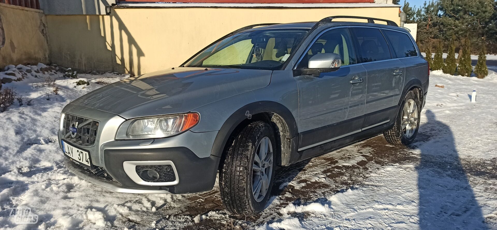 Volvo XC70 2010 г Внедорожник / Кроссовер