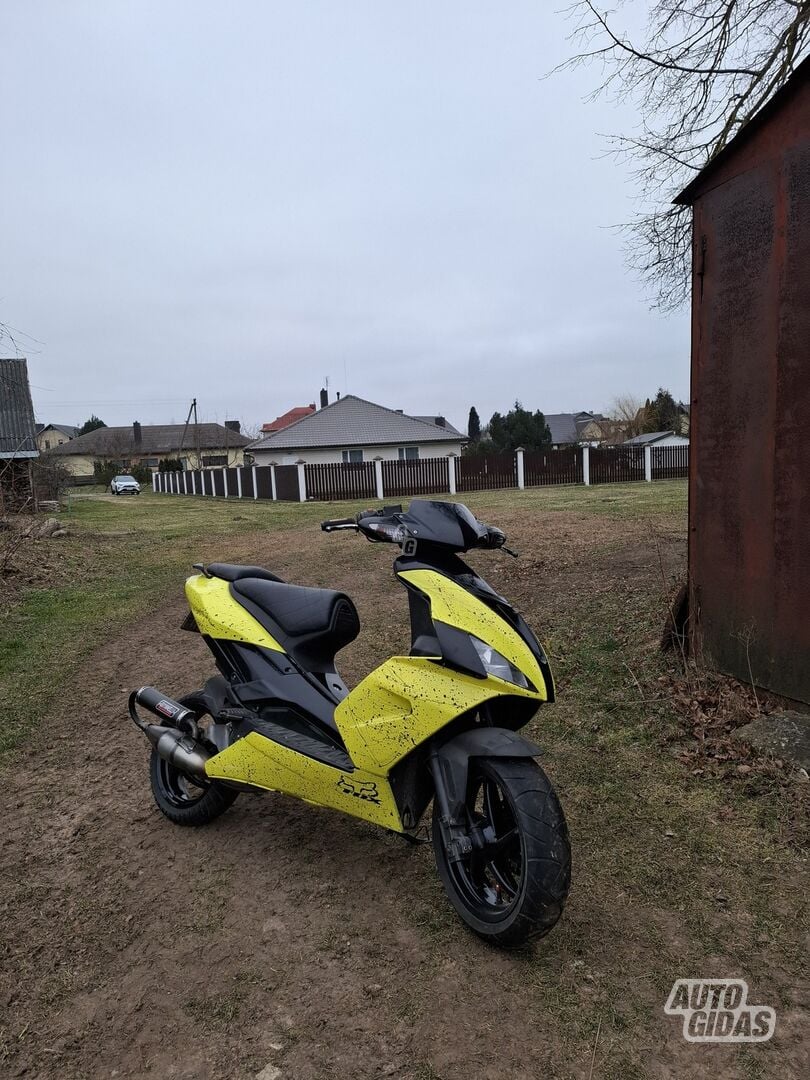 Aprilia SR 2006 y Scooter / moped