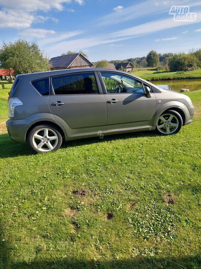 Toyota Corolla Verso 2006 г Минивэн