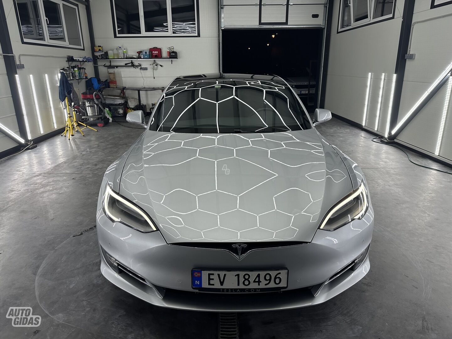 Tesla Model S 2018 y Hatchback