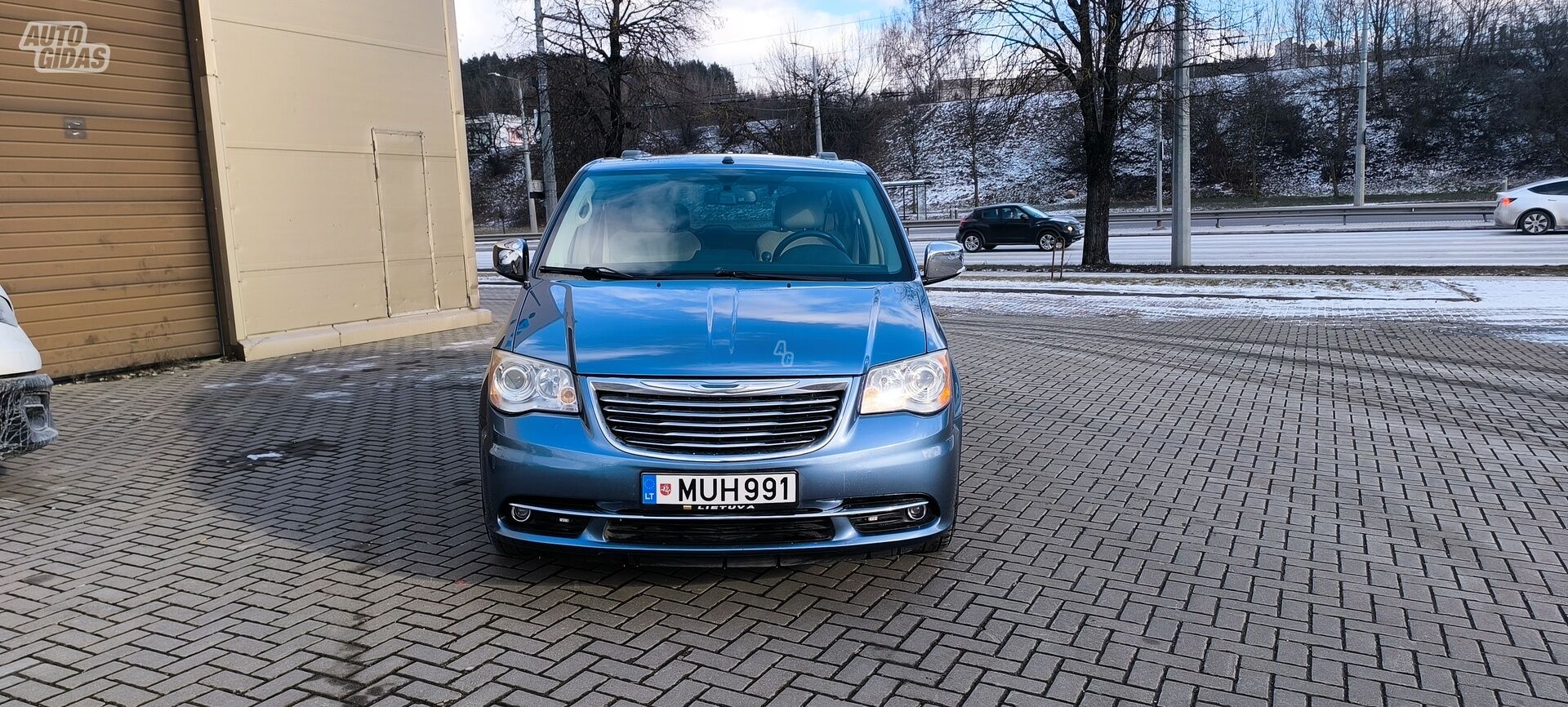 Chrysler Town & Country 2011 m Vienatūris