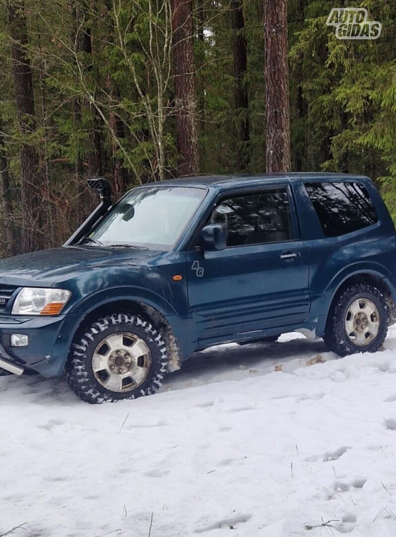 Mitsubishi Pajero 2000 г Внедорожник / Кроссовер