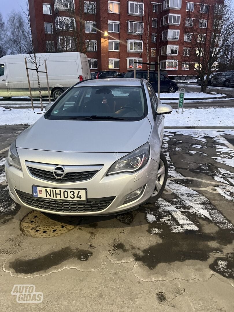 Opel Astra 2010 г Универсал