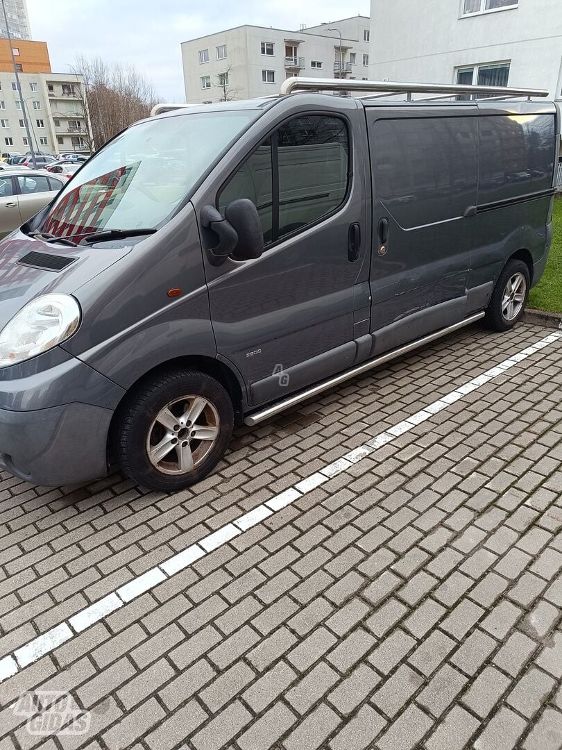 Opel Vivaro 2013 y Heavy minibus