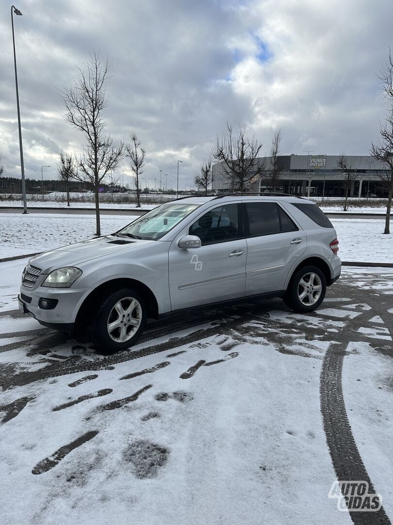 Mercedes-Benz ML 320 2006 y Off-road / Crossover