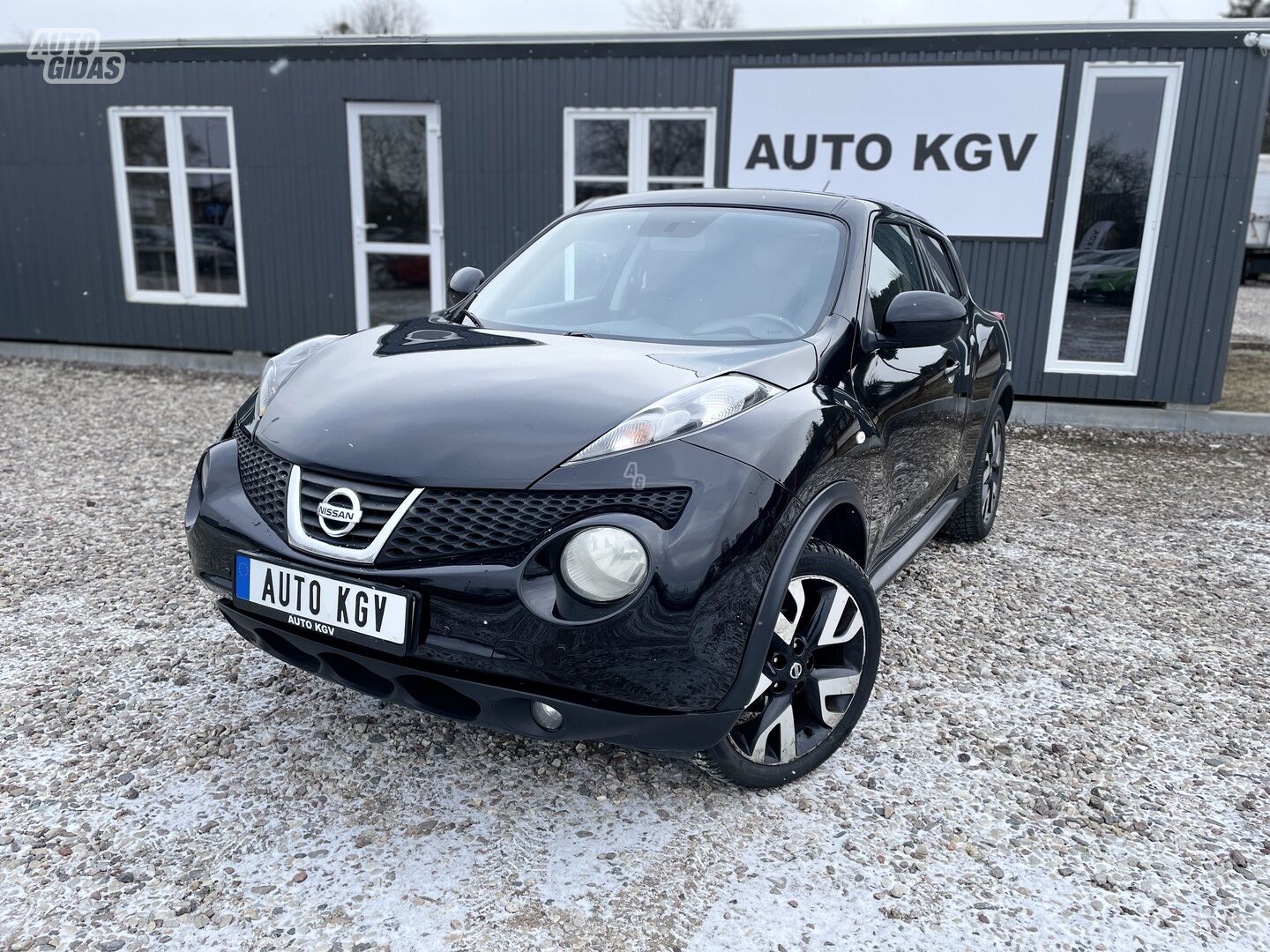 Nissan Juke 2013 г Внедорожник / Кроссовер