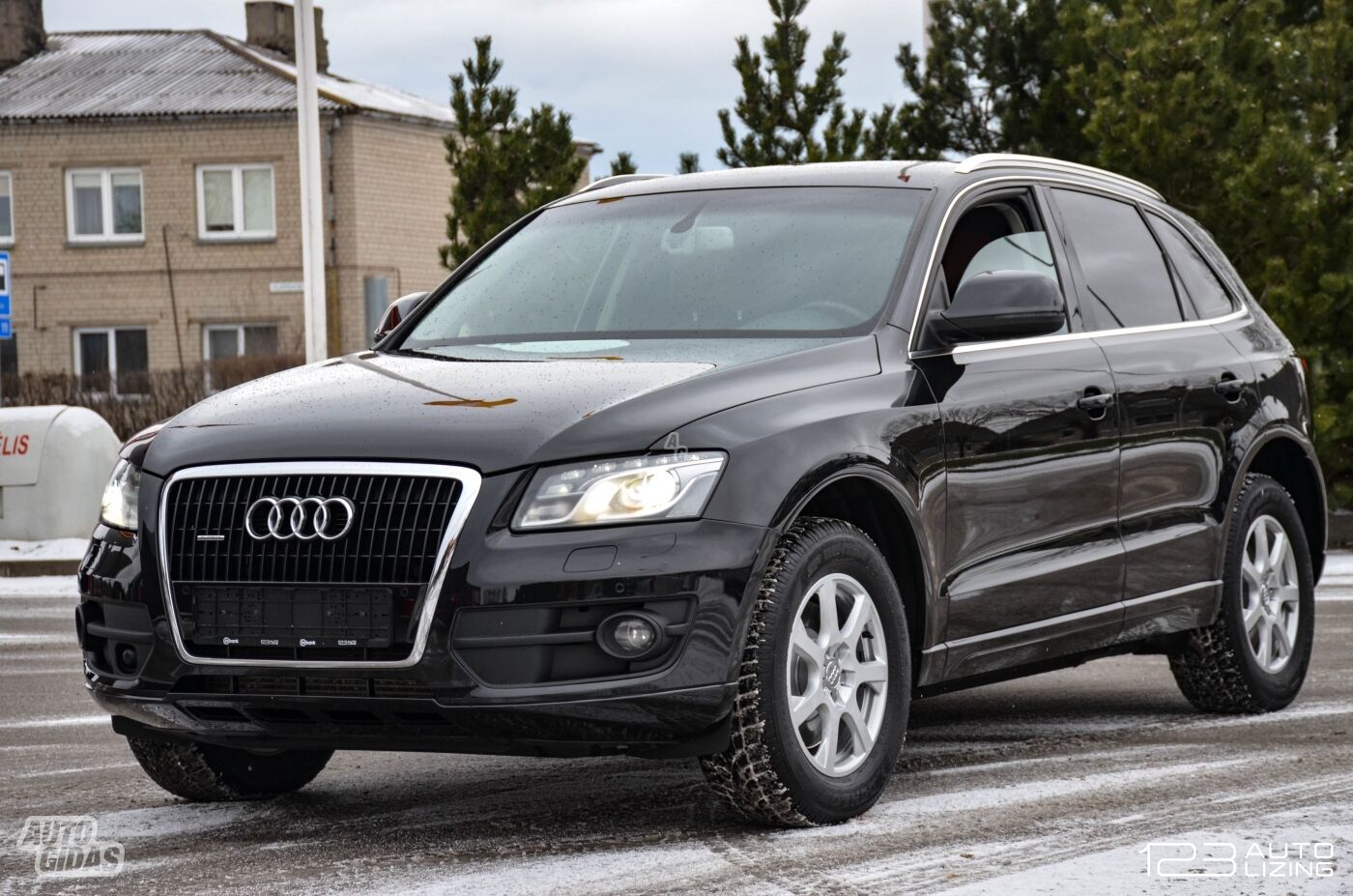 Audi Q5 2010 y Off-road / Crossover