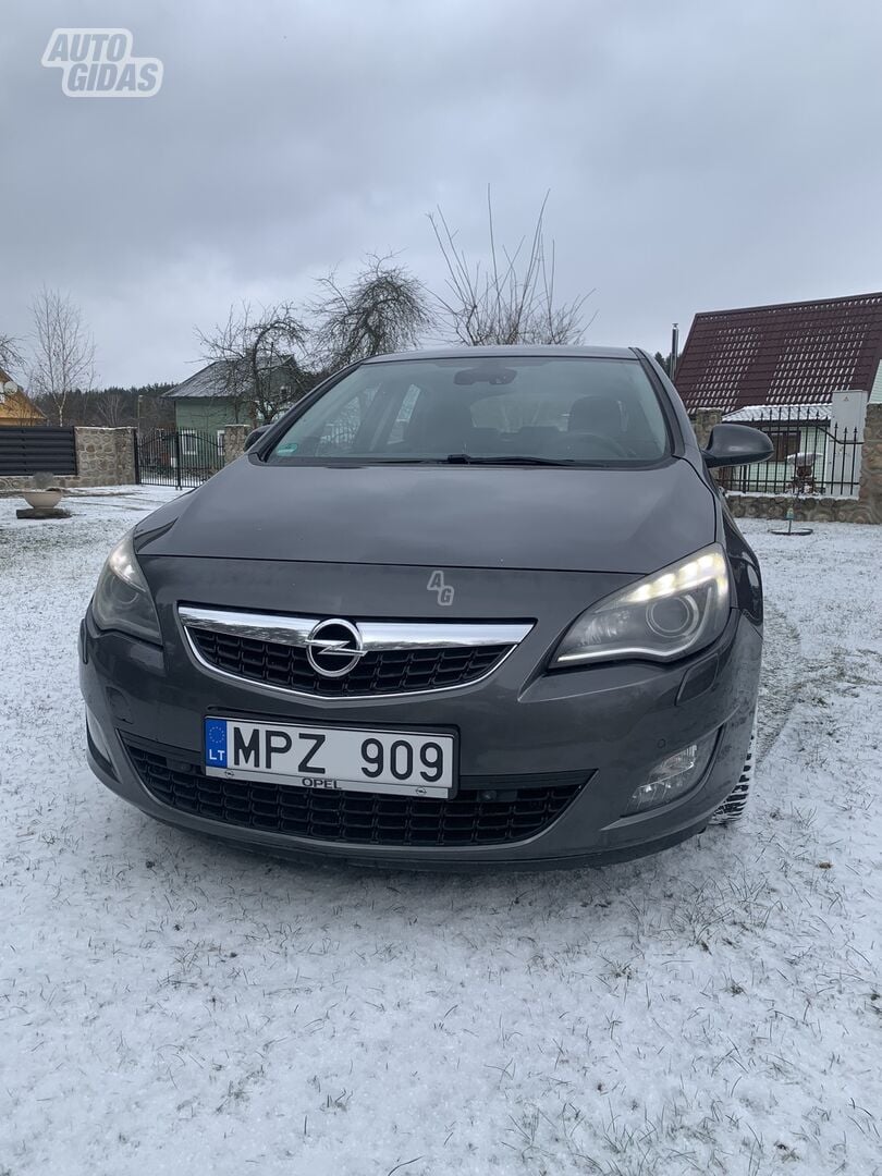 Opel Astra CDTI 2010 г