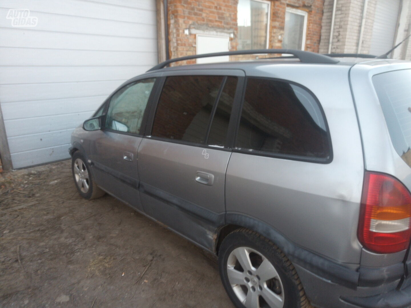 Opel Zafira 2001 m dalys