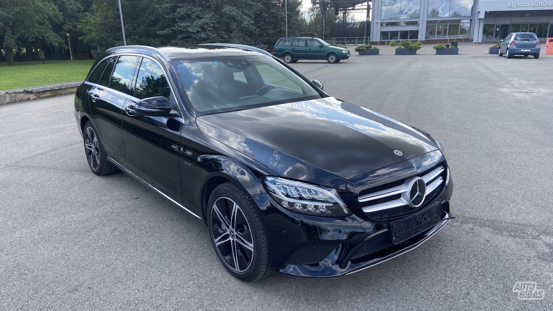 Mercedes-Benz C 300 2020 m Universalas