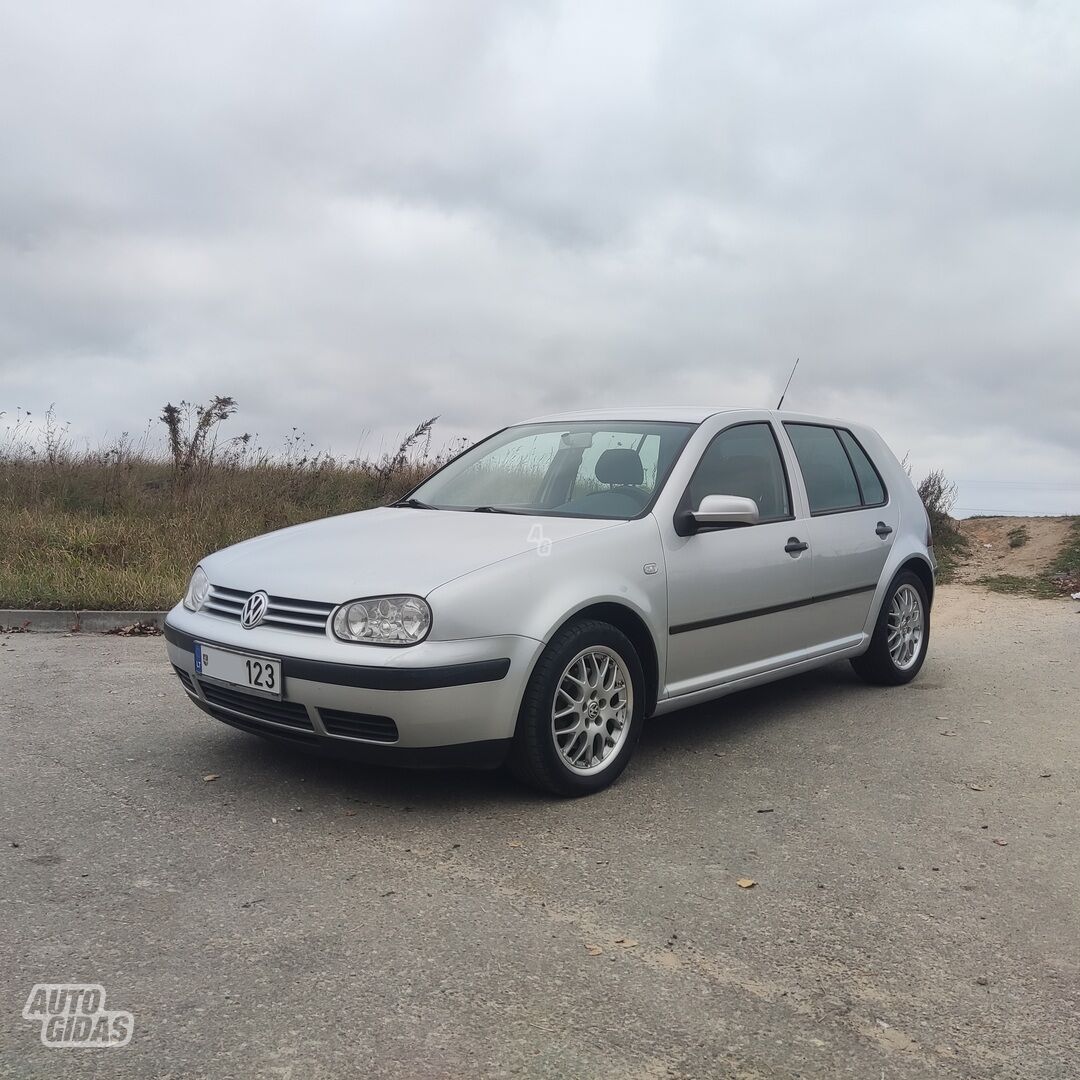 Volkswagen Golf 2003 г Хэтчбек