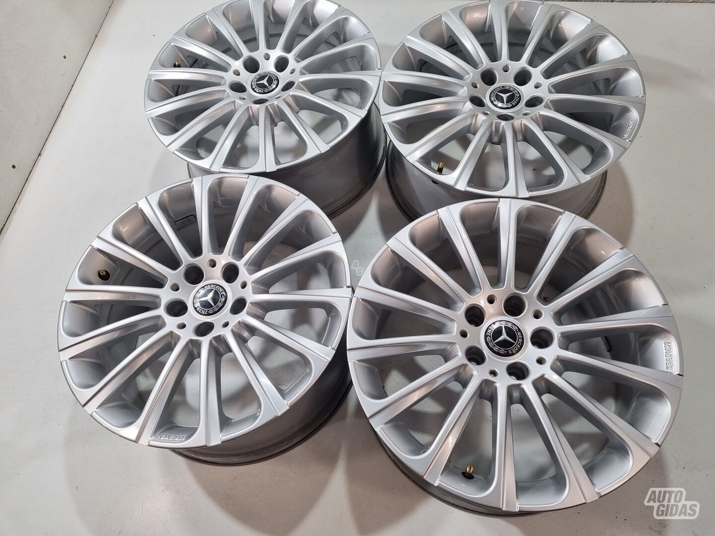 Mercedes-Benz R18 E 300 light alloy R18 rims