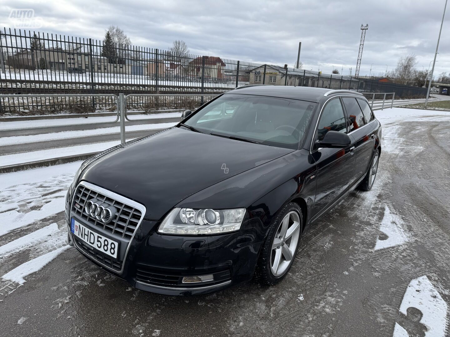 Audi A6 2010 m Universalas