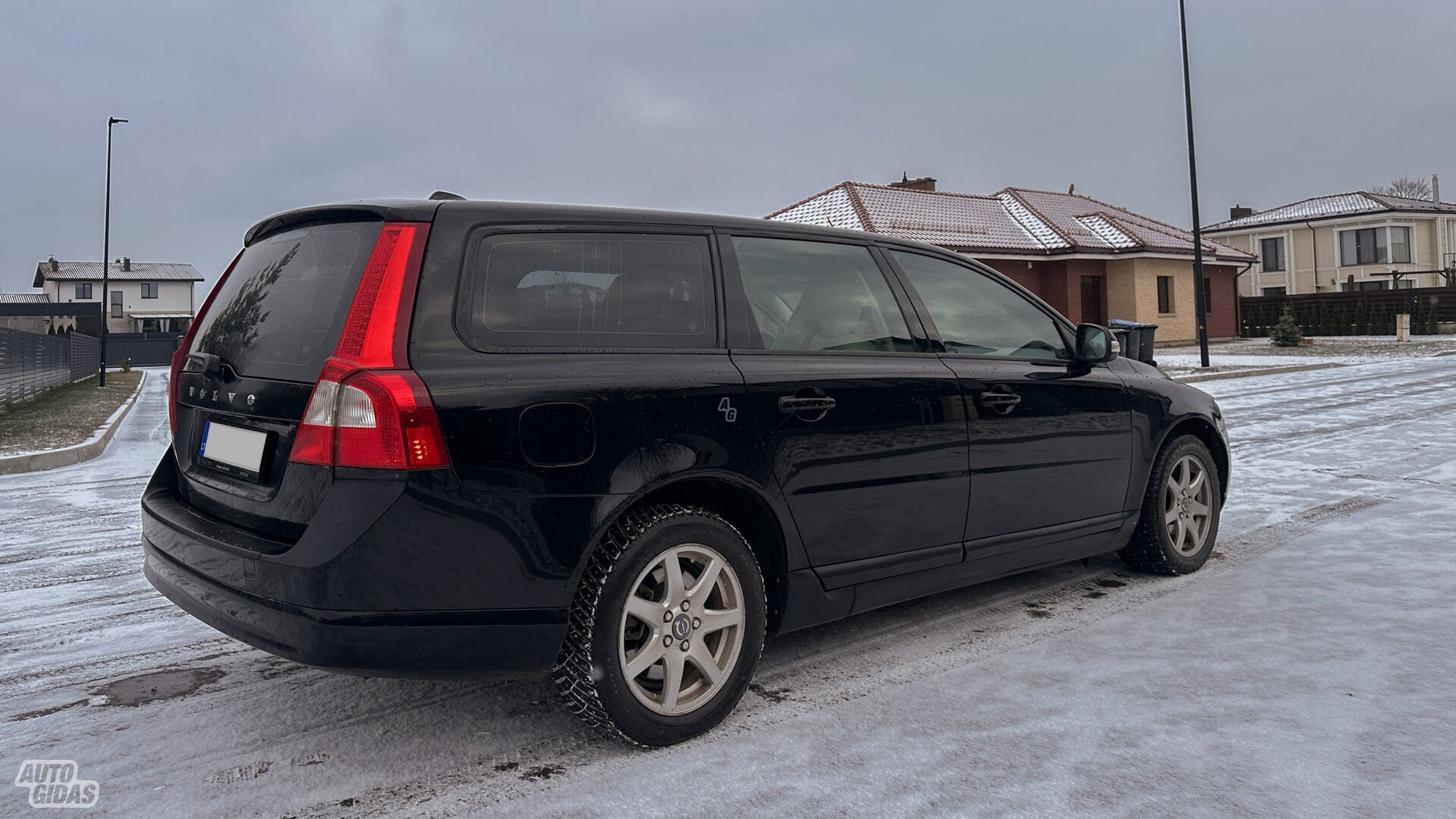 Volvo V70 2010 y Wagon