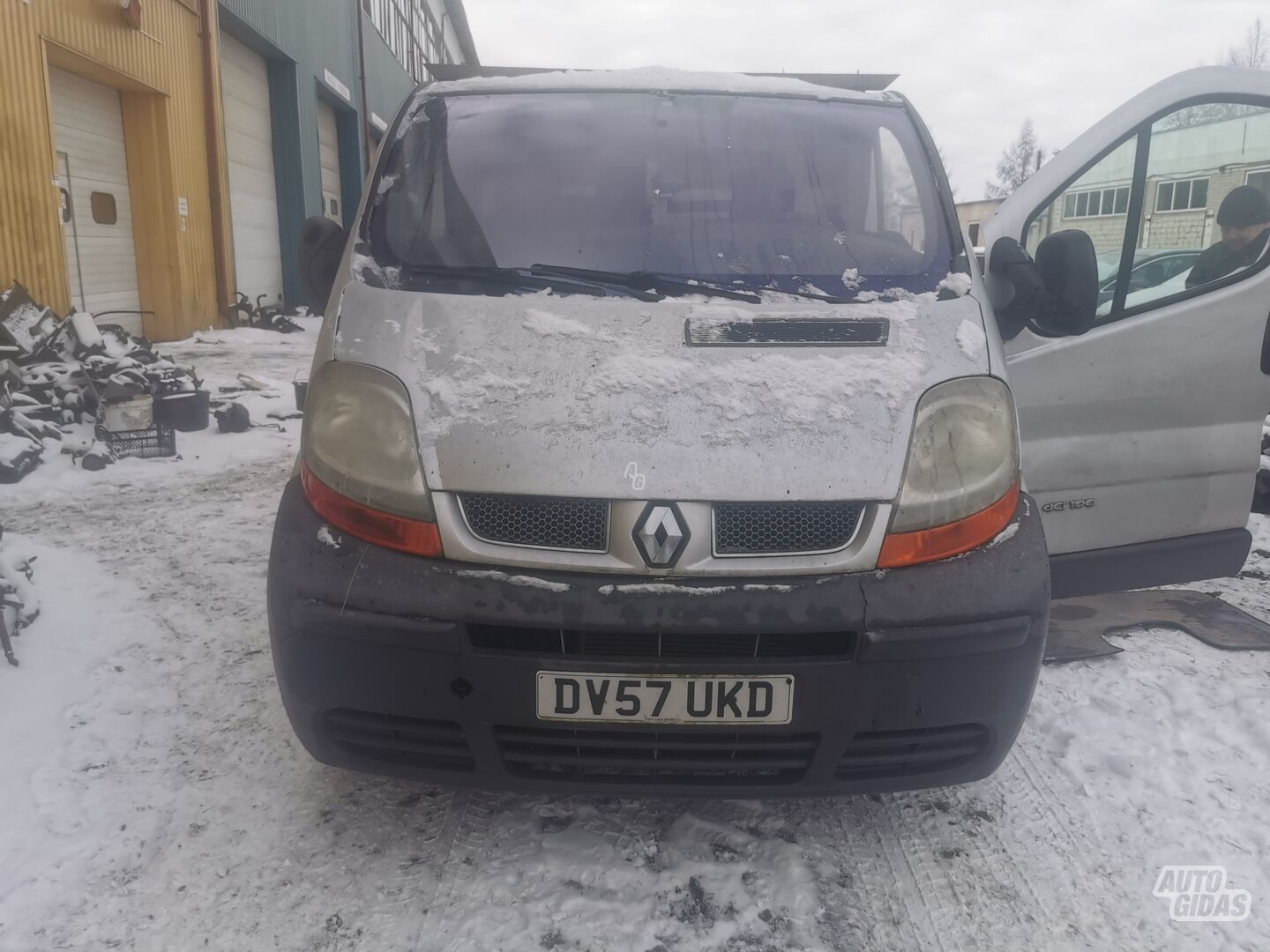 Renault Trafic 2002 г запчясти