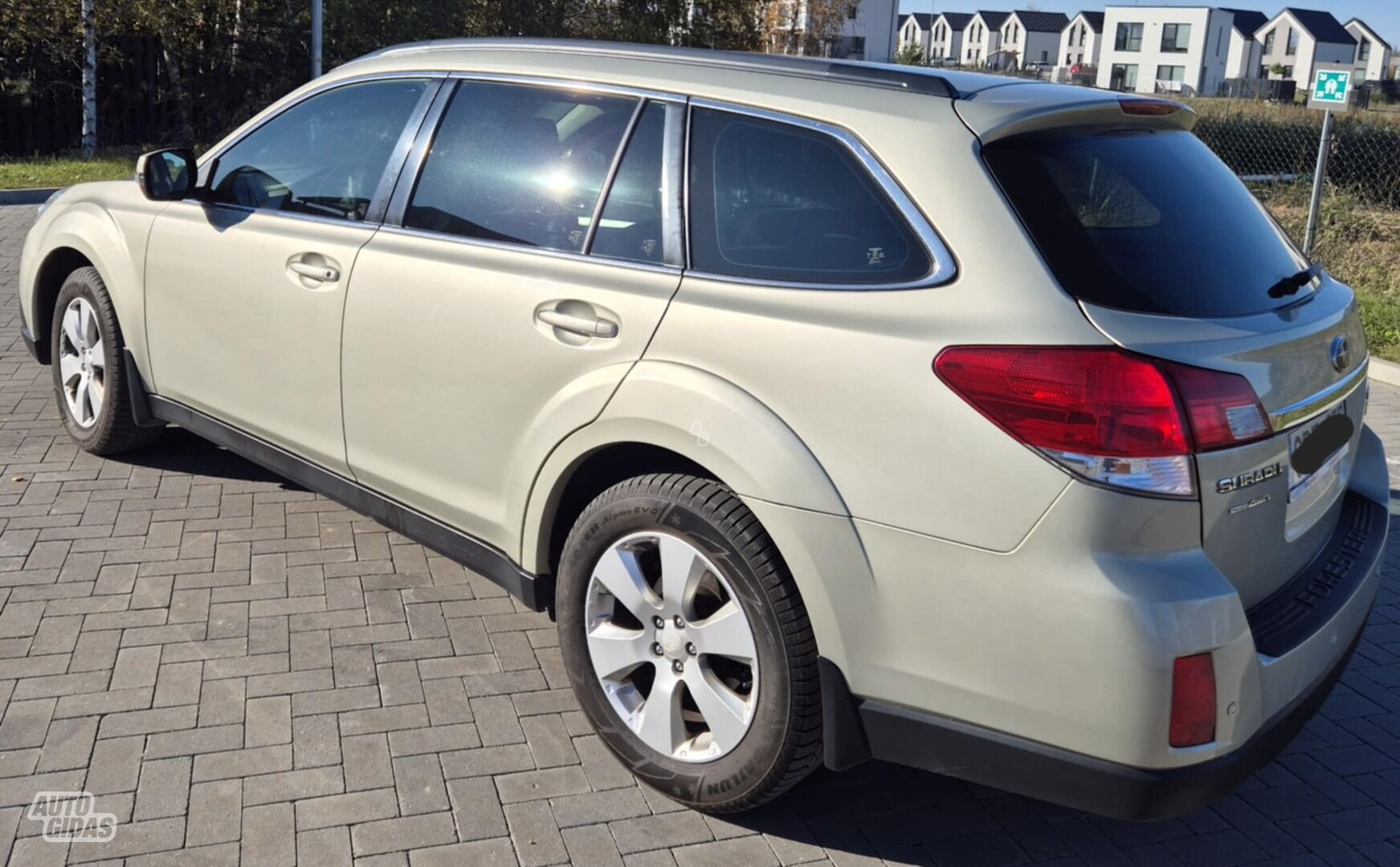 Subaru OUTBACK 2012 y Off-road / Crossover