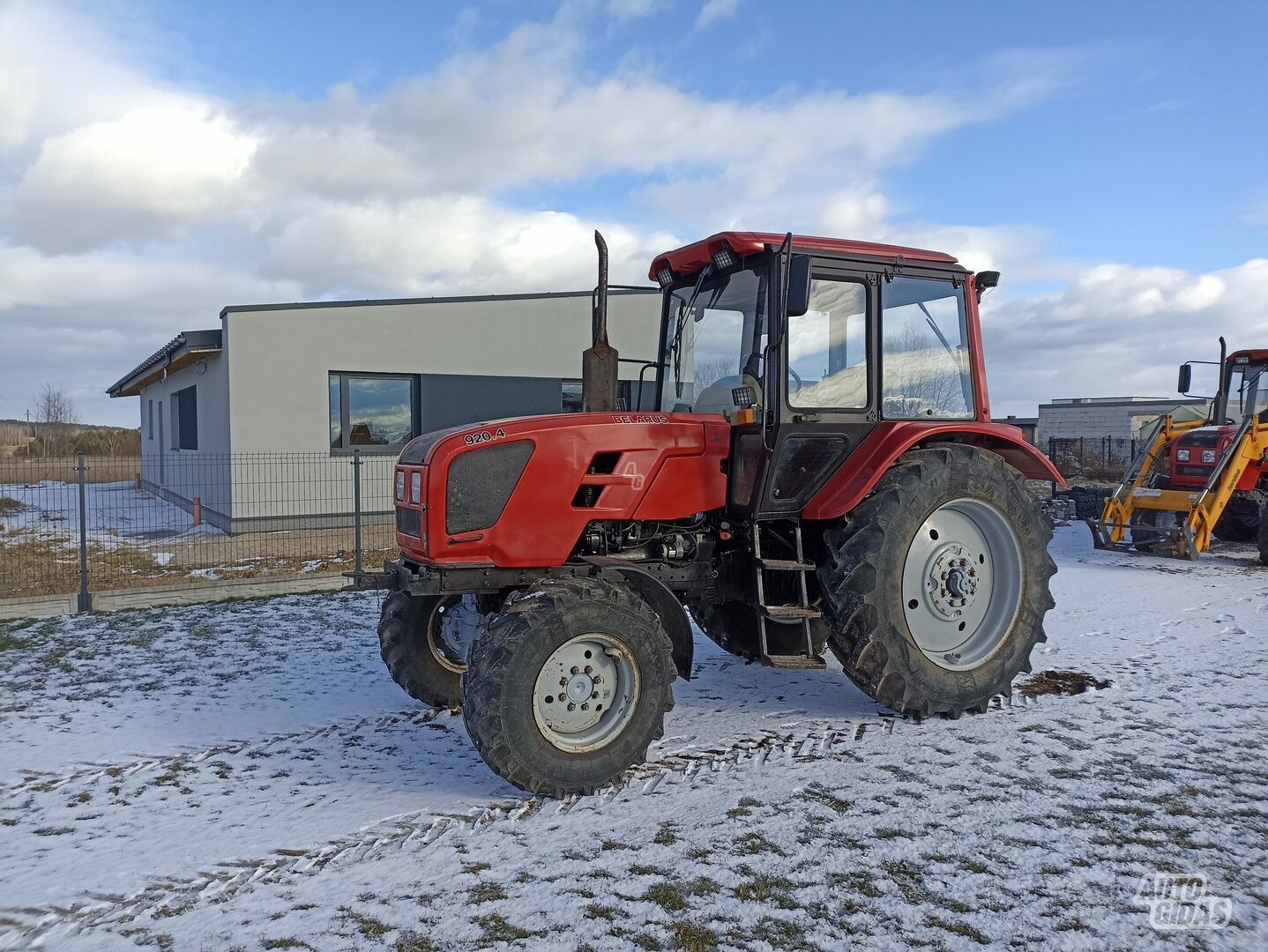 T25 T16 2011 y Tractor